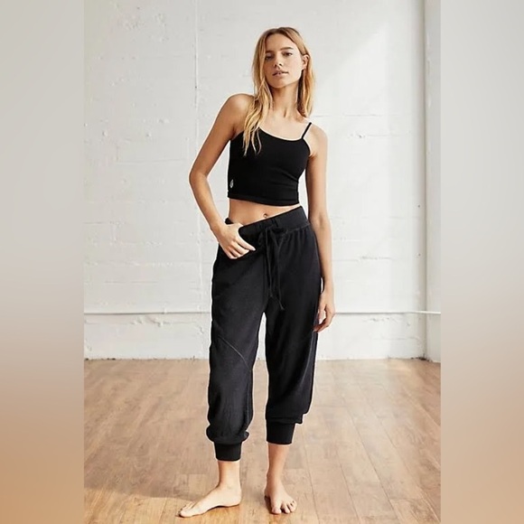 NWT FREE PEOPLE FP Movement Radiant Jogger Drawstring Pockets Cuffed Black S, M - Picture 1 of 10